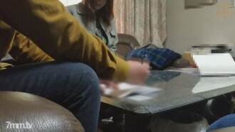 Jusqu'au 4/4 [Individuel] Visite la maison de mes parents. L'arrière du vagin d'une jeune femme qui tue désespérément sa voix pour ne pas se faire remarquer à côté de ses parents est pollué par le jus des autres