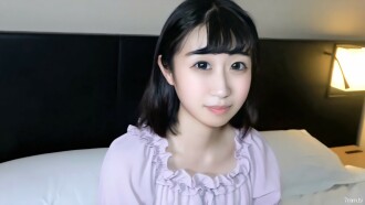 【否】【2980至1480pt限100件OFF！】 有點天真像往常的素人感覺♥️有點成長？然後回來了。女孩在性方面成長得很快♥我生命中的第一次陰道射精！ * 審查好處/高圖像質量