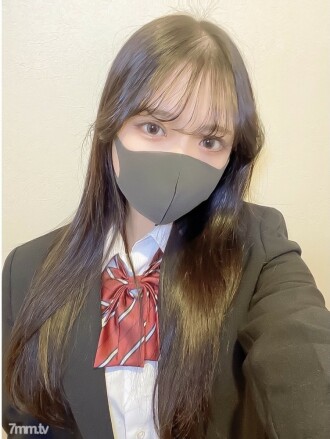 【預定數用完就加價】【第一槍】小櫻，18歲，人偶般才華橫溢的苗條美少女！ “我的夢想是出現在巴黎時裝週……”我在著名模特公司的金蛋上做了我的第一次陰道射精！