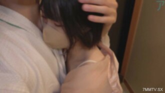 I have a beautiful skin, small breasts, a hand-held uniform, and when I use a masturbation device, I am so excited that I get a huge creampie ♡