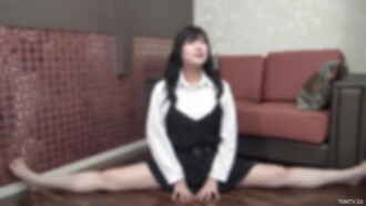 高大、靈活的身體，木希姆奇姆奇的身體，木雷川女人的頭髮顫抖著，滿頭大汗，尖叫著。