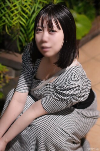 9/1前990pt!!【附贈品】超巨乳敏感女子被玩弄全身的同時變態自拍♡活塞真正喘氣＆大奶激烈晃動中射精內射。