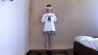 [Amateur First Time Filming - Face Revealed in Full Video] A cute amateur with only one previous experience. Her sensitive body is teased, and when a dildo is used and her stomach...