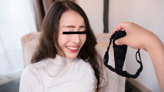 „Gnädige Frau, ich möchte die Unterwäsche kaufen, die Sie gerade tragen!“ ~Eine schöne, reife Frau, die einen String mit einem BH verwechselt~