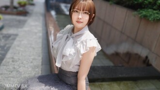 Ảo tưởng mà Naten từng tưởng tượng đã trở thành sự thật...! Một cô gái đeo kính với vẻ ngoài thu hút! Cảnh không thể bỏ lỡ là màn xì hơi lộ liễu bên trong lớp quần áo! [Nhịp đầu] T...